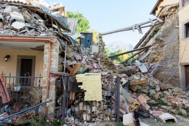 Bir deprem tarafından şehir