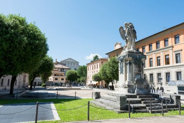 Rieti, Lazio, İtalya turist görünümü. Savaş Anıtı