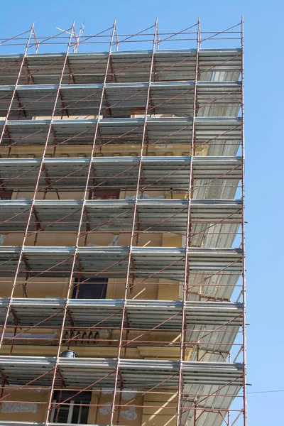 Das Alte Gebäude Mit Gerüst Rom Italien Konzept Der Arbeitssicherheit — Stockfoto