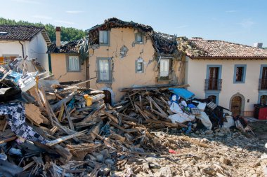 Bir deprem tarafından şehir