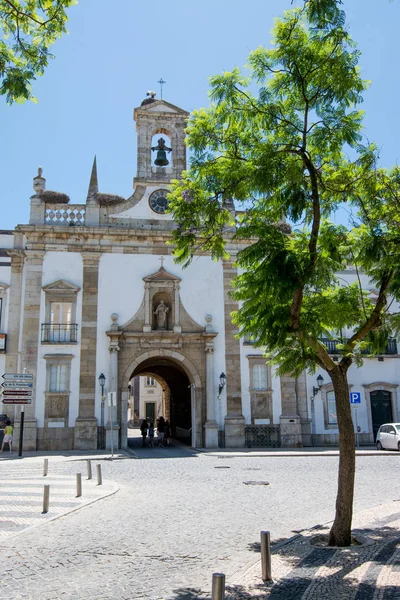 Faro, Portugal, 25 de julio de 2018: Arco de Faro, entrada principal a ol —  Fotos de Stock