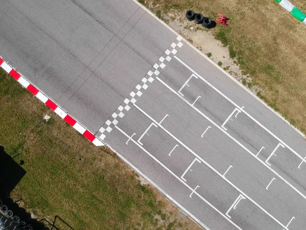 Pista de corrida com início ou fim de linha, vista aérea de fundo — Fotografia de Stock