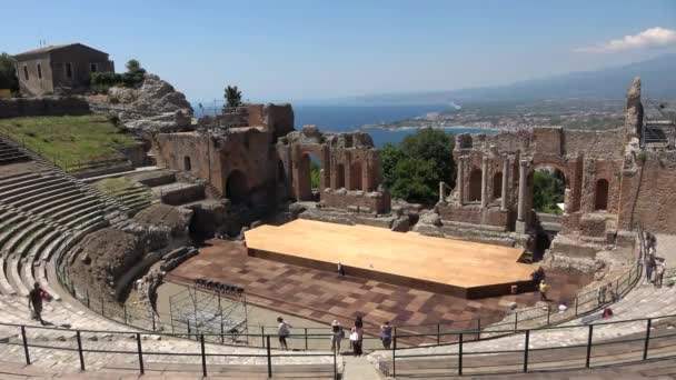 Zřícenina Řeckého Římského Divadla Taormina Malebná Vulkánská Etna Pozadí Taormina — Stock video