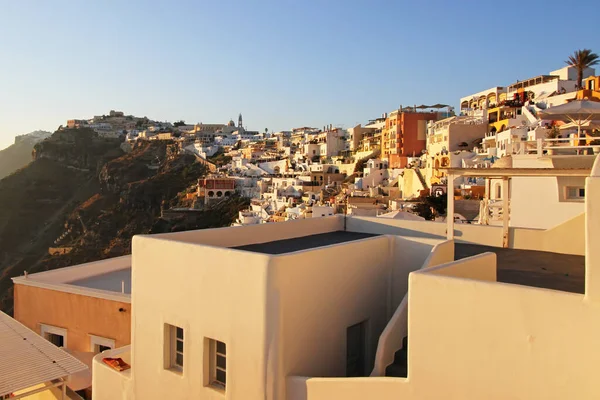 Panorama Fira Krásné Město Postavené Skalním Útesu Caldera Ostrov Santorini — Stock fotografie