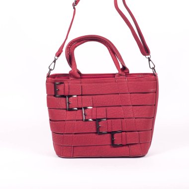 Kadın çantası beyaz arkaplanda izole