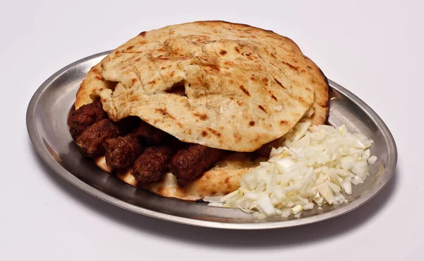 白色背景上的传统波斯尼亚美食 — 图库照片