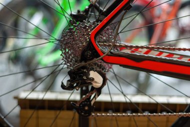 Dağ bisikleti aynakol görünümü kapatın.