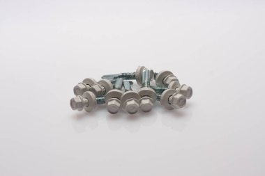 düzgünce vida üst üste düzenlenmiş 