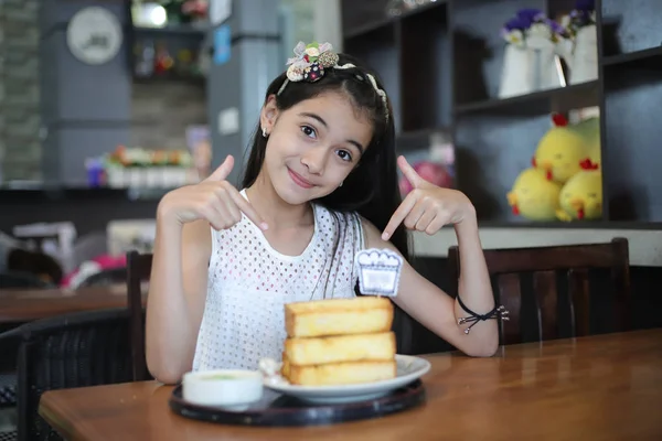 Pequenas Crianças Asiático Desfrutar Comer Cristal Gelo — Fotografia de Stock