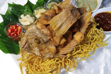 Tay derin kızarmış levrek