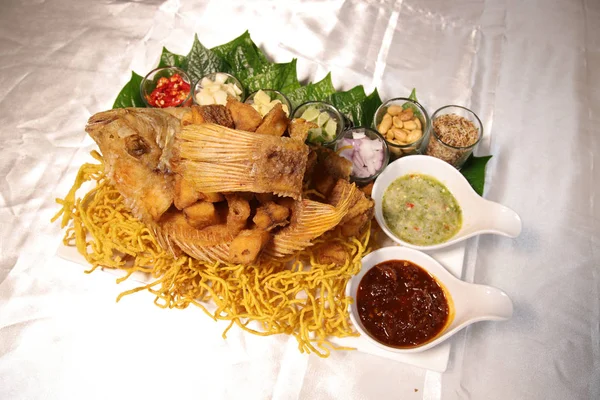 Thai Deep Fried Mořský Okoun — Stock fotografie