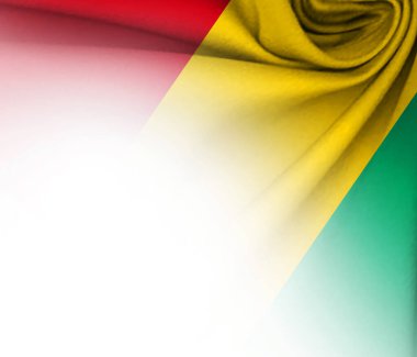 Gine bayrağıyla karışık kumaşlı beyaz arkaplan