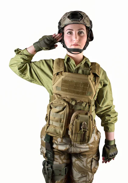 Soldado militar totalmente equipado mulher saudando . — Fotografia de Stock
