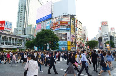 Tokyo, Japonya - 29 Mayıs 2018: Tokyo, Japan.View, Shibuya Crossing, dünyanın en yoğun crosswalks biri.