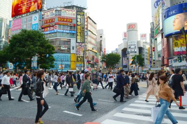 Tokyo, Japonya - 29 Mayıs 2018: Tokyo, Japan.View, Shibuya Crossing, dünyanın en yoğun crosswalks biri.