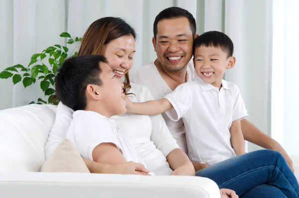 Asian Family Playing Sofa — Stock Photo, Image