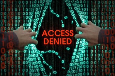 Hacker bilgisayara girer, kişisel verileri çalar. Hacker elleri ikili kodu yırtıyor. Bilgisayar güvenlik sistemi, güvenlik duvarı Hacking. Veri güvenliği kavramı