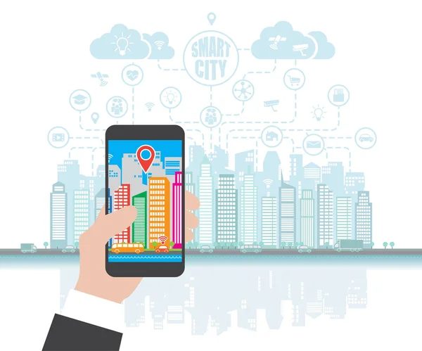 Smartphone en la mano ayuda a centrarse en una ciudad inteligente con servicios inteligentes avanzados y realidad aumentada, redes sociales — Vector de stock