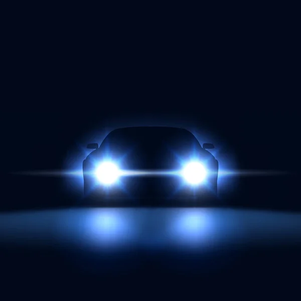 Mașină de noapte cu faruri luminoase care se apropie în întuneric, silueta mașinii cu faruri xenon în showroom, ilustrație vectorială — Vector de stoc