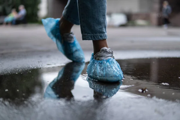 kompakt yırtık değil, aşınmaya dayanıklı iki Ayakkabı kapakları tıbbi amaçlar için, mavi renk Hafif ve güvenilir