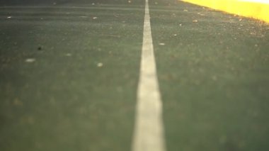 futbol sahası hattı, sınır çizgisi. futbolda. Beyaz ileri hareketi