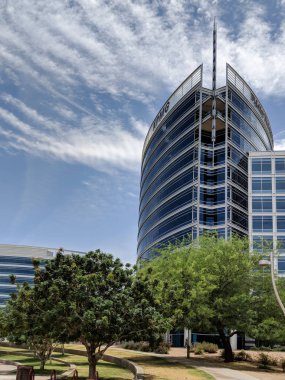 Tempe, Az, Amerika Birleşik Devletleri - 21 Mayıs 2018: tekne yelken nehir Gölü, Tempe, Az Neil G Guliano Park'ta ofis şeklinde.