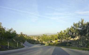 Şehir, Camarillo, Ventura county, California dik ve dolambaçlı sokaklarında