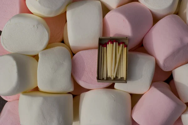 Fundo Marshmallows Gigante Extra Com Jogos Caixa Para Fogo Acampamento — Fotografia de Stock