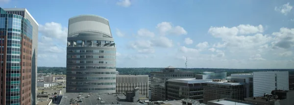 อาคารส กงานและต กระฟ าในเม Des Moines Iowa Panorama — ภาพถ่ายสต็อก