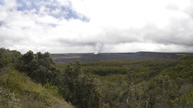 Caldera düşüyor volkan duman bulutu, büyük ada, Hawaii ile Kilauea zirvesinde