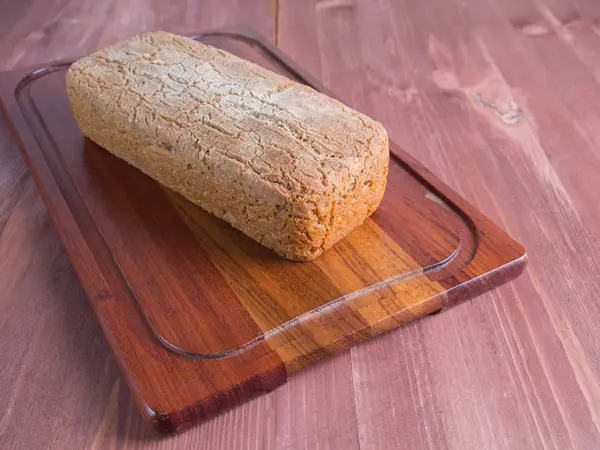 Loaf Home Baked Bread Wooden Cutting Board — Stock Photo, Image