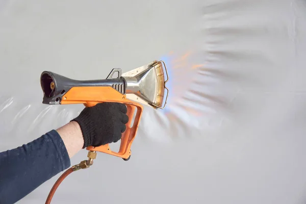 Ulaşım için çok yönlü bir filmde alt karakolu paketlemek.