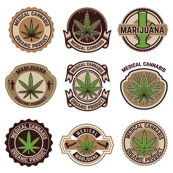Seperangkat Lambang Antik Dengan Mariyuana Medis Cannabis Daun Unsur Desain - Stok Vektor