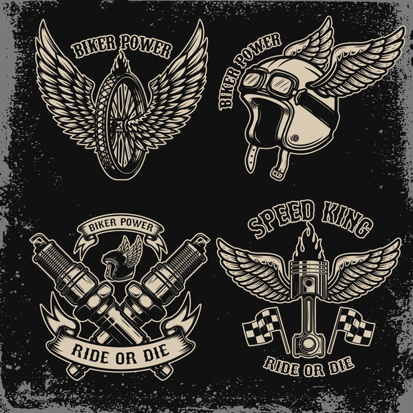 Набор винтажных мотоциклетных эмблем на темном фоне. Для логотипа, этикетки, подписи, печати. Векторное изображение

