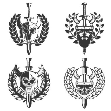çelenk ve kılıç ile kask kümesi. Logo, amblem, etiket işareti için öğe tasarlayın. Vektör görüntü
