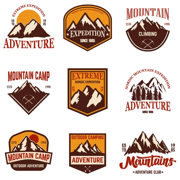 Conjunto Emblemas Montaña Senderismo Turismo Expedición Extrema Elemento Diseño Para — Vector de stock