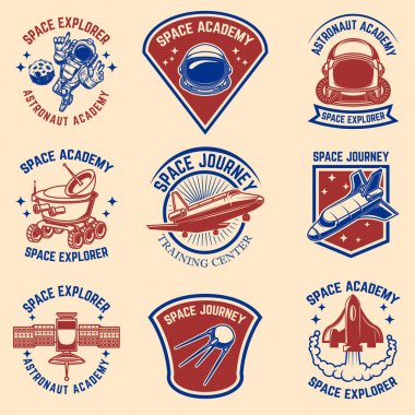 Uzay kampı etiket şablonları kümesi. Logo, etiket, tabela, poster, t shirt için tasarım öğesi. 