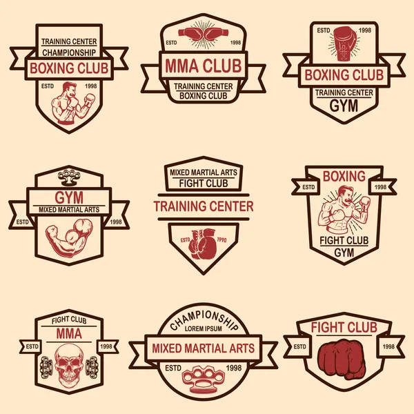 Conjunto de emblemas mma e boxe clube. Elemento de design para logotipo, rótulo, sinal, cartaz, t-shirt . — Vetor de Stock