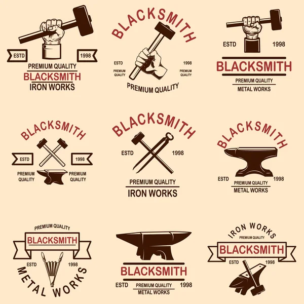 Набор эмблем кузнечно-металлургического комбината. Элемент дизайна логотипа, этикетки, знака, плаката, футболки . — стоковый вектор