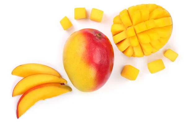 Φρούτα μάνγκο και το μισό που απομονώνονται σε λευκό φόντο γκρο πλαν. Το Top view. Επίπεδη θέσει — Φωτογραφία Αρχείου