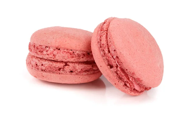 Macaroon vermelho isolado no fundo branco close-up — Fotografia de Stock