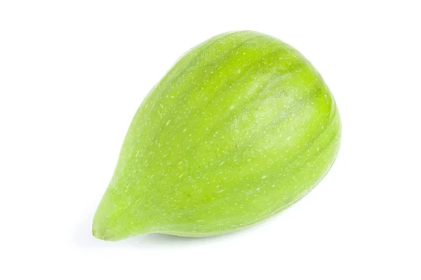 Fruta de figueira verde madura isolada sobre fundo branco — Fotografia de Stock