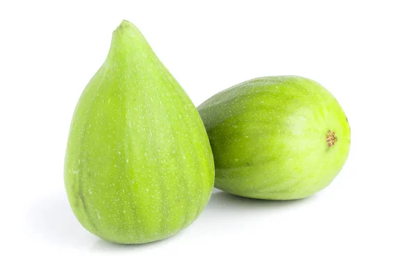 Fruta de higo verde madura aislada sobre fondo blanco — Foto de Stock