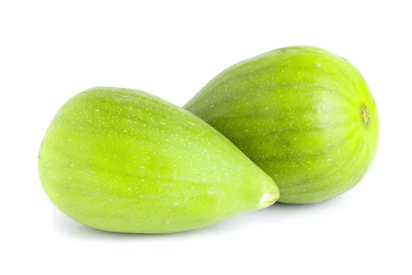 Fruta de higo verde madura aislada sobre fondo blanco — Foto de Stock