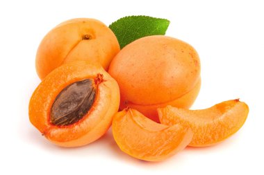 Beyaz arka plan makro'izole yaprakları ile kayısı meyve.