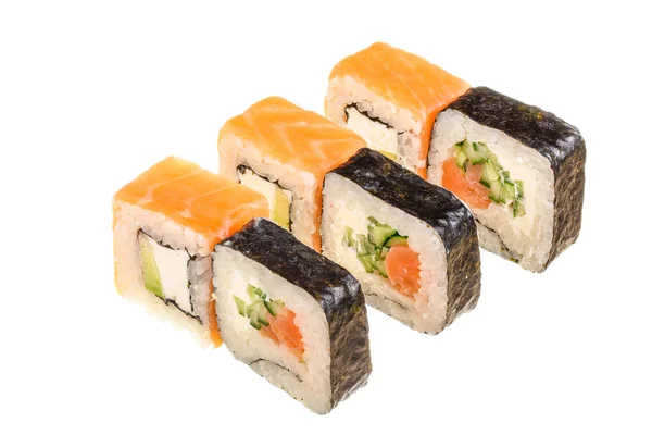 Rouleau de sushi isolé sur fond blanc sans ombre — Photo