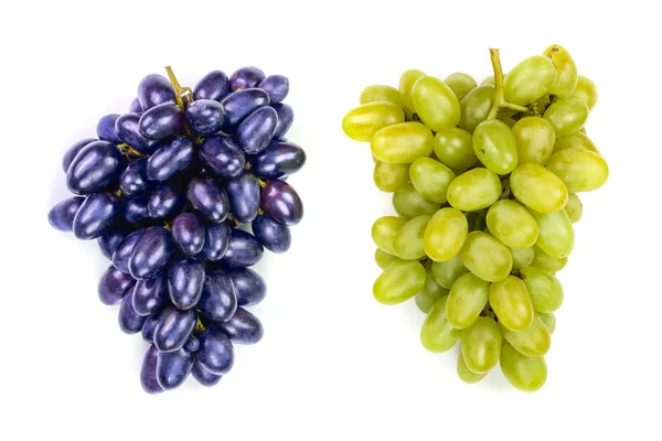 Raisins verts et bleus isolés sur le fond blanc — Photo