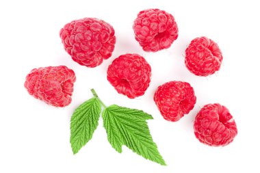 Beyaz arka plan üzerinde izole yaprakları ile ahududu. Üstten görünüm. Düz yatıyordu desen