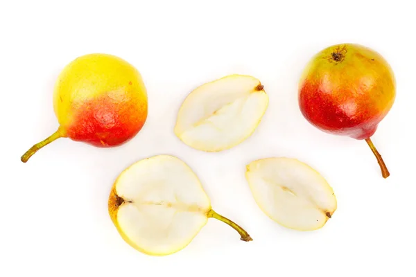Frutti di pera giallo rosso maturo isolati su fondo bianco. Vista dall'alto. Modello di posa piatta — Foto Stock