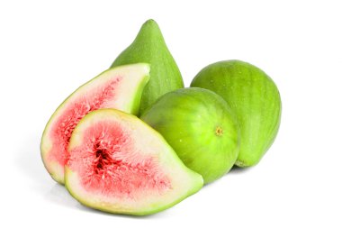 Olgun yeşil incir meyve ve yarısı beyaz arka plan üzerinde izole